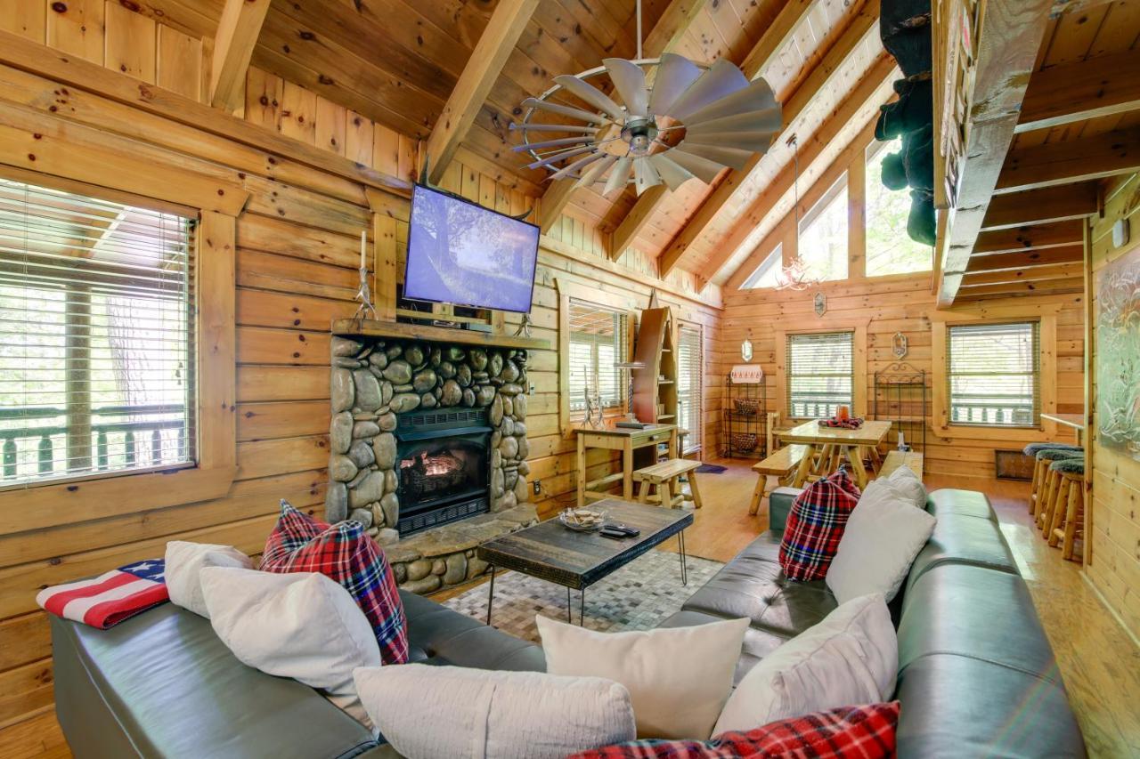 Gatlinburg Family Cabin With Private Hot Tub And Deck! Villa Esterno foto